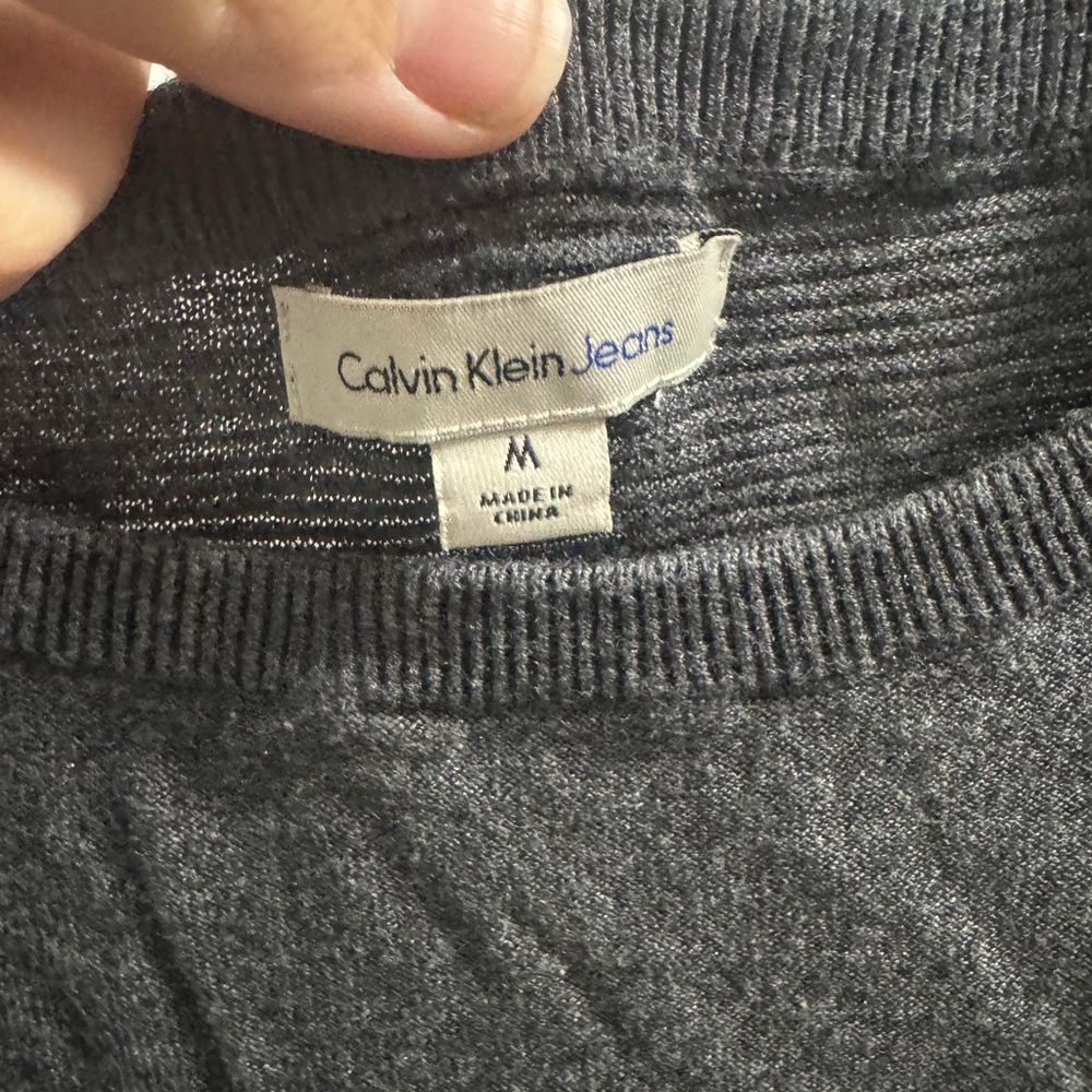 Calvin Klein Jeans Gray Lightweight Knit Sweater Women’s Medium